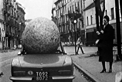 Pistoletto performance Sphere